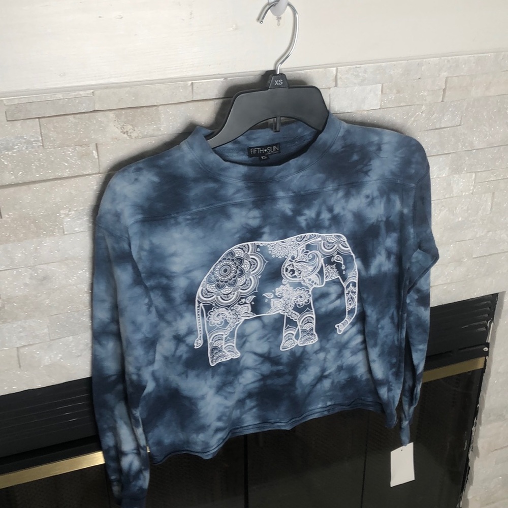 NEW ELEPHANT CROP TOP SWEATER - Picture 2 of 7